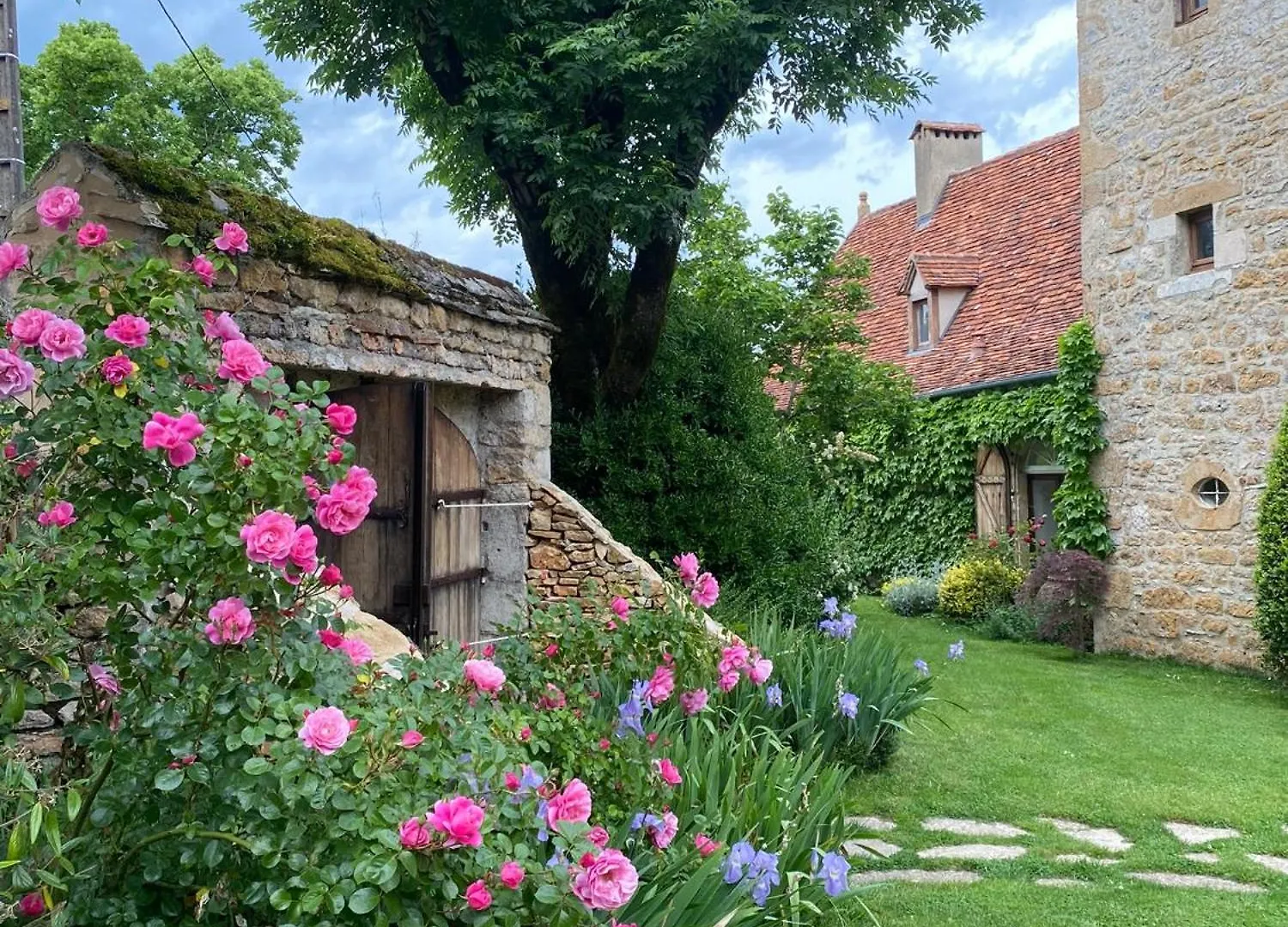 Bed and Breakfast Manoir De Rieuzal Loubressac Frühstückspension
