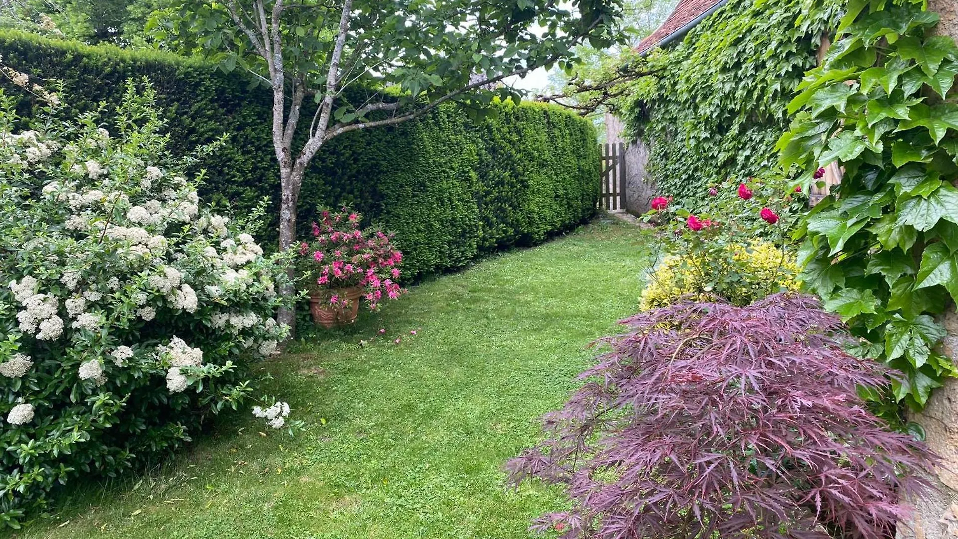Manoir De Rieuzal Bed and Breakfast Loubressac